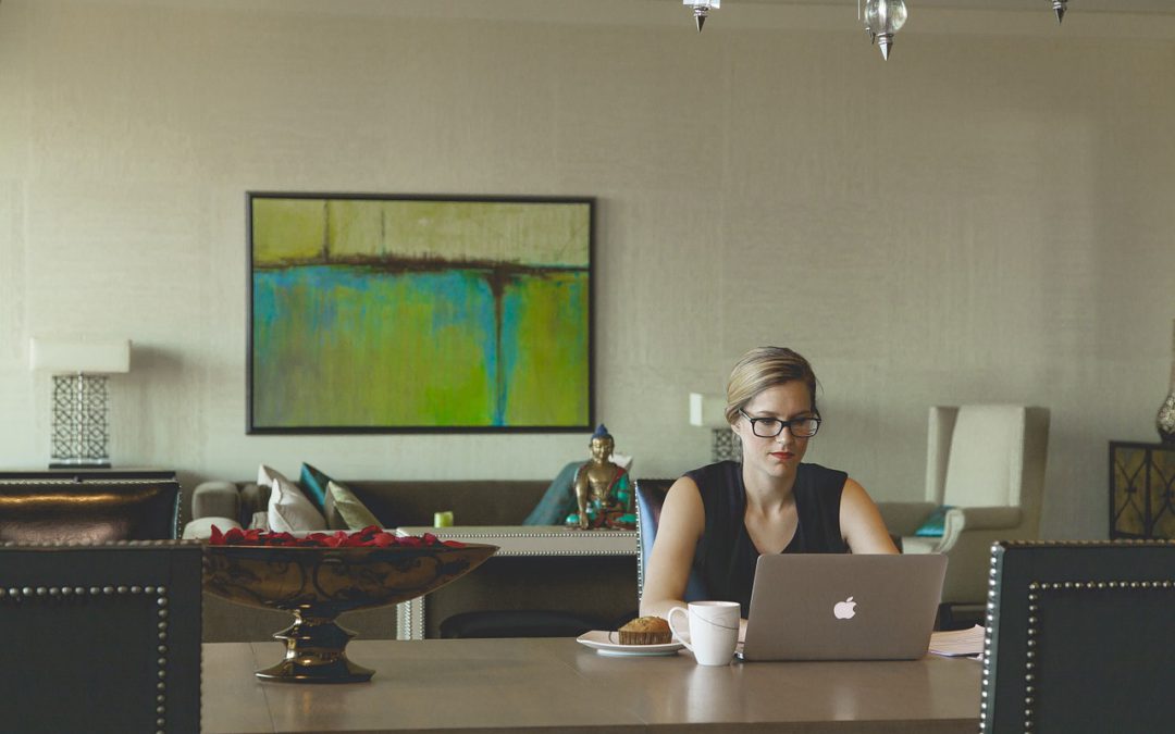 Lavori redditizi da fare a casa: le 9 professioni più interessanti